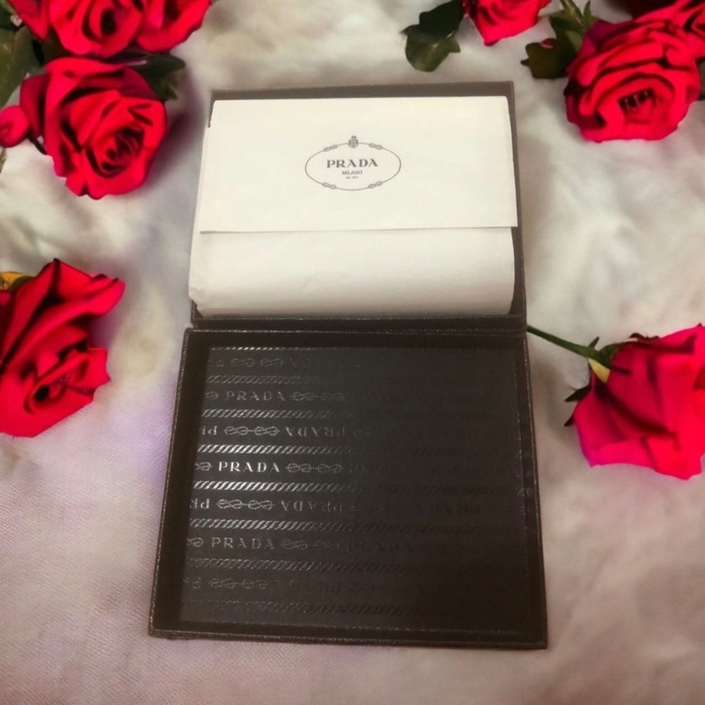 💖💖SOLD💖💖Prada Wallet Box Authentic - Picture 2 of 2